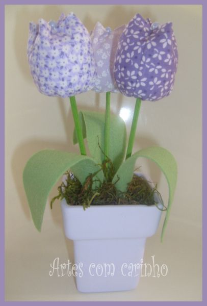 Tulipas lilás